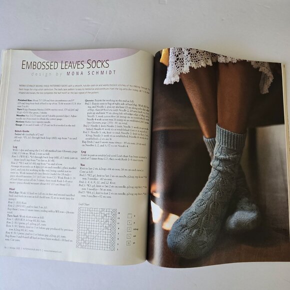 Interweave Knits Magazine Winter 2005 With 30 Winter Knitting Projects & Pattern - Picture 13 of 16